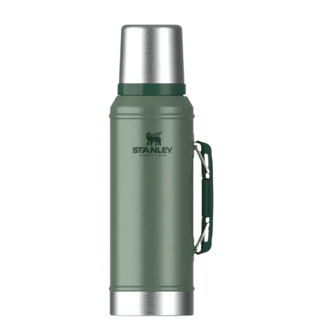 TERMO STANLEY INOXIDABLE CLASSIC CON MANIJA Y TAPÓN CEBADOR 940ML