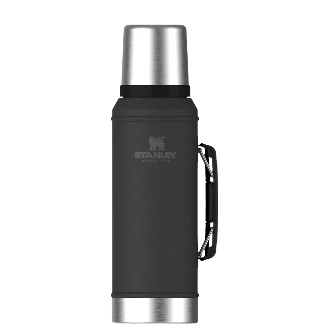 TERMO STANLEY INOXIDABLE CLASSIC CON MANIJA Y TAPÓN CEBADOR 940ML