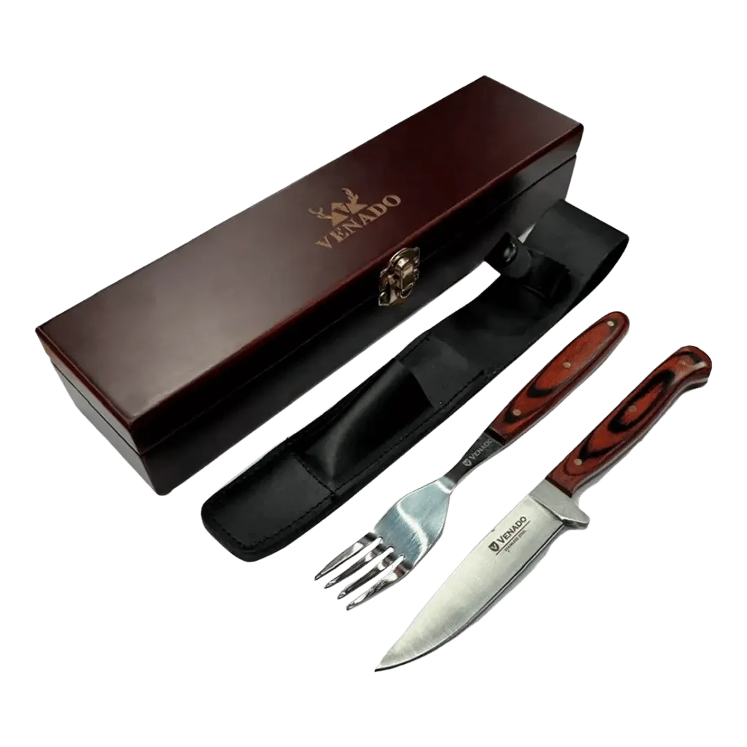 [115133] SET CUCHILLO Y TENEDOR VENADO ASADO CON CAJA