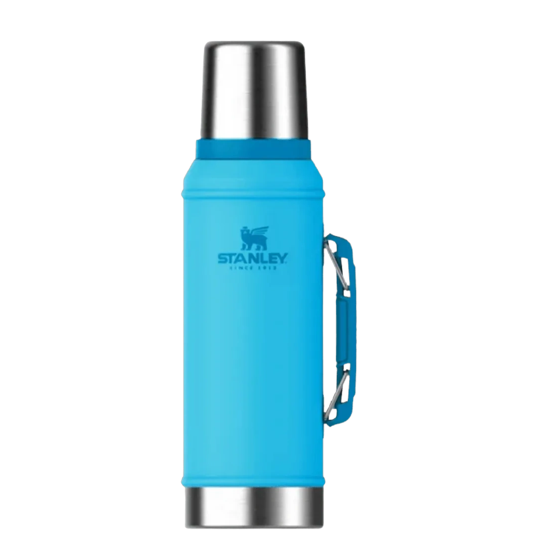TERMO STANLEY INOXIDABLE CLASSIC CON MANIJA Y TAPÓN CEBADOR 940ML